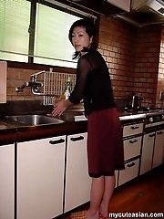Sexy japanese wife shows her mature body